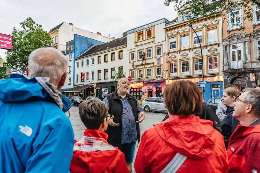Hamburg: Lust, Luden & Die Große Freiheit Tour - Guides Make the Difference: Humor, Authenticity, and Clear Answers