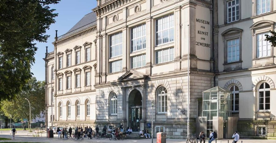 Hamburg: Museum für Kunst und Gewerbe Entrance Ticket - Finding MK&G fast: right by Hamburg Hauptbahnhof