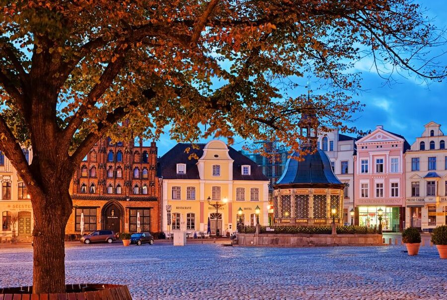 Hamburg: Old Town Highlights Private Walking Tour - Key Points That Matter for Your Day