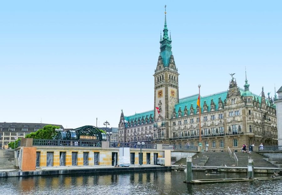 Hamburg: Old Town Highlights Private Walking Tour - Arriving at Alter Wall: Where the Tour Actually Starts