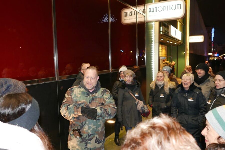 Hamburg: Olivia Jones Tour with Iconic Barker Fabian - Entering the red light district through a koberer’s eyes