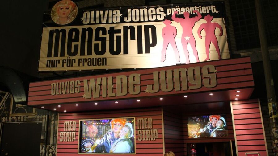 Hamburg: Olivias Wilde Jungs - Group Entry and Lounge - The Reserved Lounge Setup: Your Base for the Night