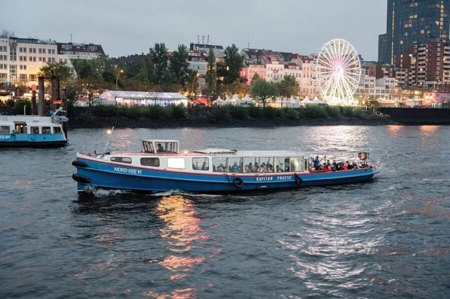 Hamburg: One Hour Traditional Harbor Cruise - Why This One-Hour Harbor Cruise Works So Well in Hamburg