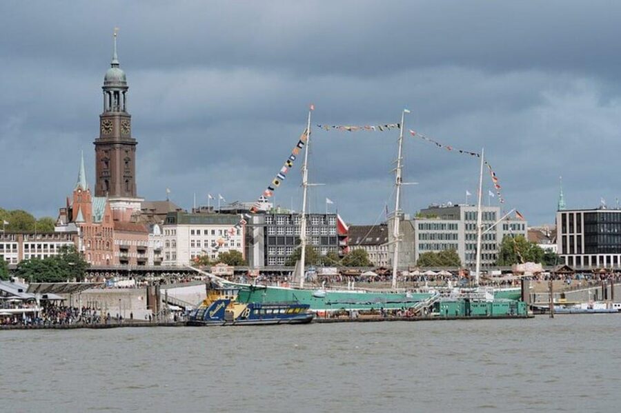 Hamburg: One Hour Traditional Harbor Cruise - Elbphilharmonie From the Water: A Famous Landmark, With Context