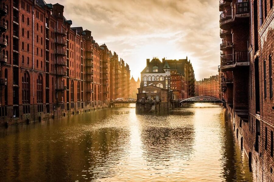 Hamburg: One Hour Traditional Harbor Cruise - Who This Cruise Is Best For (and When to Skip It)