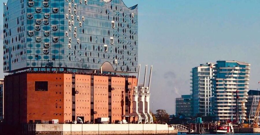 Hamburg: Private Tour UNESCO Speicherstadt and HafenCity - Chile House and the Kontorhaus District: First Views Over the Water