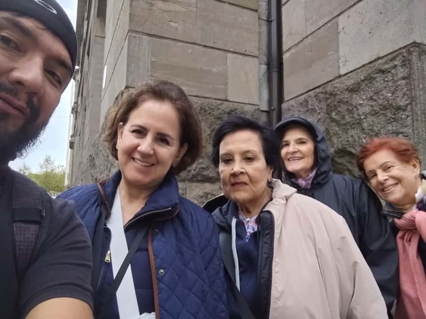 Hamburg Private Tour with a Local Guide - Meeting your guide at your hotel or Airbnb (and why that matters)