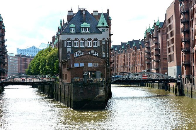 Hamburg Private Walking Tour with a Local - Meeting at Bucerius Kunst Forum and how the walk gets built