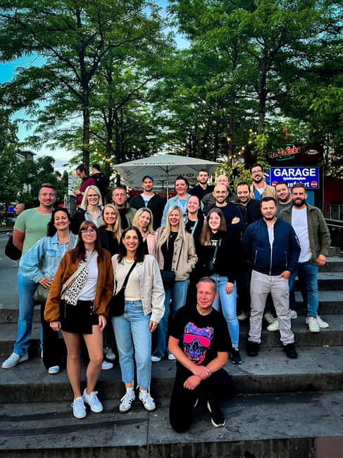 Hamburg: Pubcrawl & Nightlife Tour auf St.Pauli - Four Hours, 4+ Bars, and Multiple Free Shots: Where the Money Actually Goes