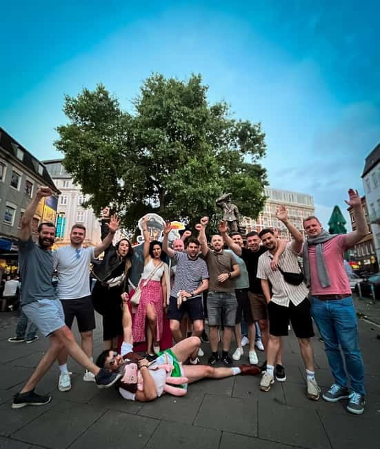 Hamburg: Pubcrawl & Nightlife Tour auf St.Pauli - Stop Style on the Reeperbahn: Music Changes, and You Don’t Have to Choose