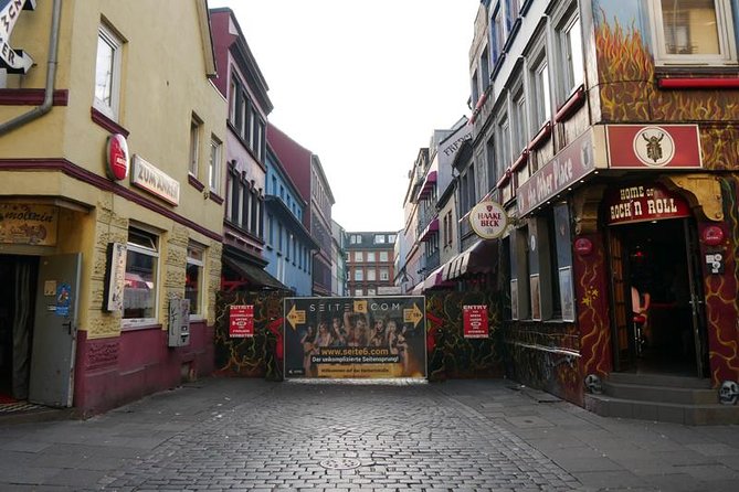Hamburg: Red- & Bluelight - Private guided Reeperbahn Tour - Entering the Reeperbahn: what you’re really walking into