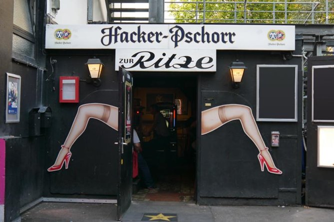 Hamburg: Red- & Bluelight - Private guided Reeperbahn Tour - Beatles-Platz: the five-figure detail that changes the story
