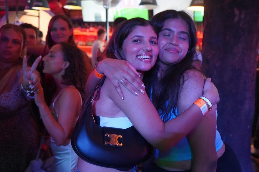 Hamburg: Reeperbahn Pub Crawl with Shots and Games - Optional Beer Tasting and Special New Year Activities