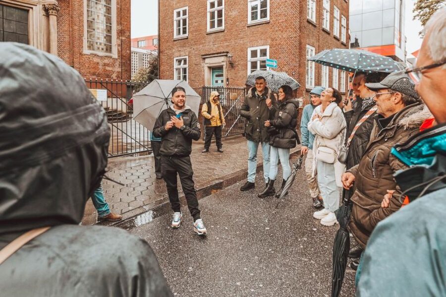 Hamburg: Reeperbahn & St Pauli Guided Tour with Kiez Insider - Price and Time: Is $29 Good Value for 100 Minutes?