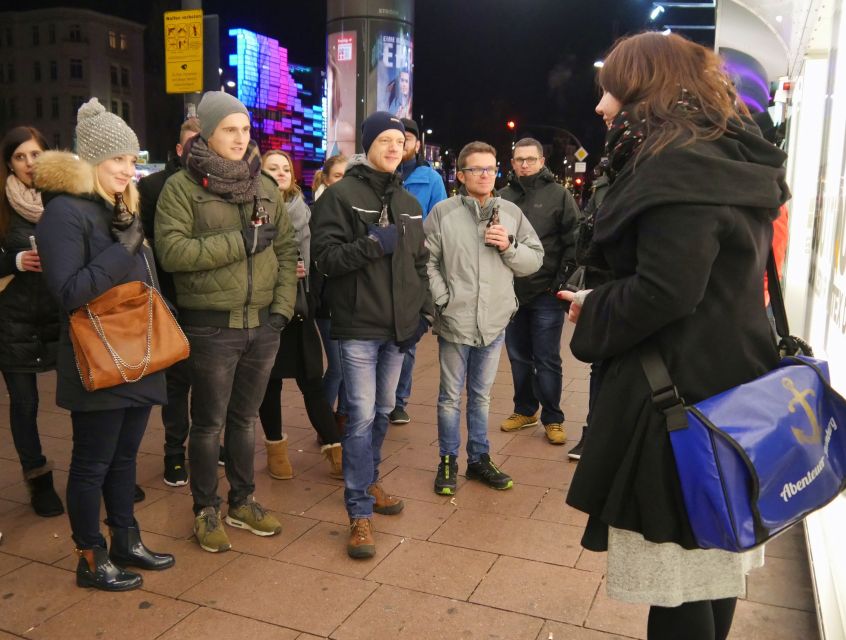 Hamburg: Reeperbahn Tour with English-Speaking Guide - A quick beer break at a local bar