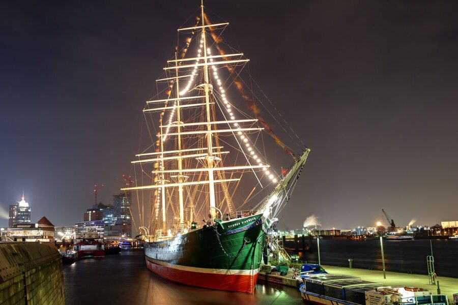 Hamburg: RICKMER RICKMERS Museum Entry Ticket - Price and Value: Getting Full Ship Access for Around $8