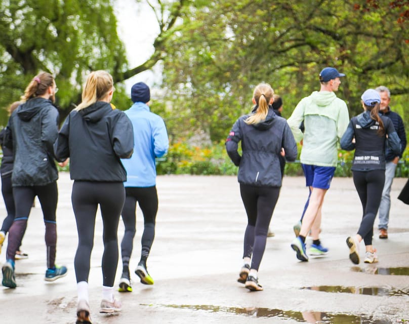 Hamburg: Running tour with insider tip guarantee - The flow: warm-up, sightrunning, cool-down