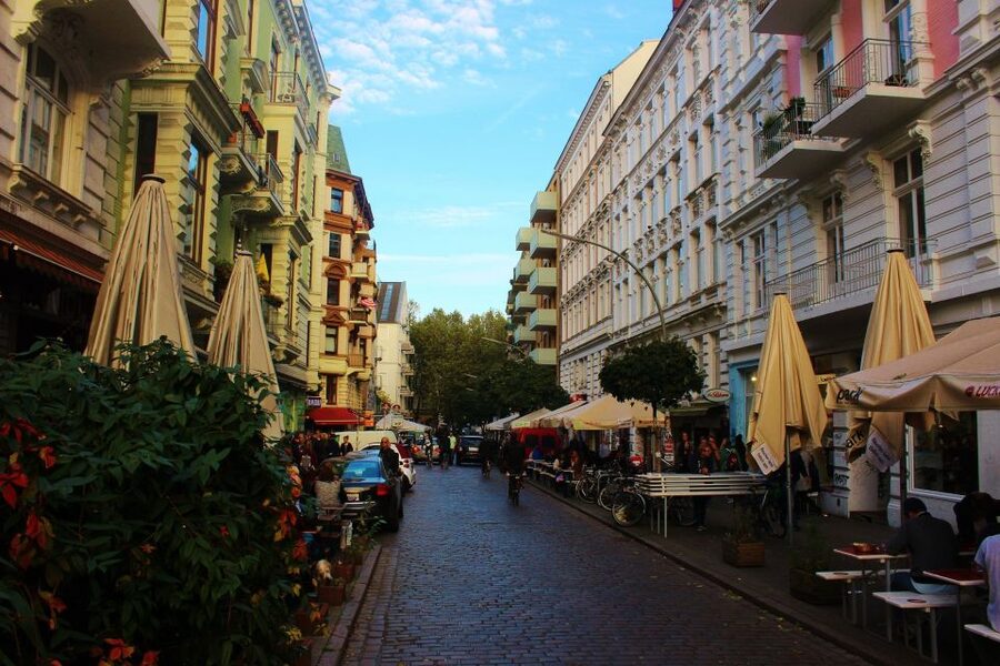 Hamburg: Schanzenviertel Culinary Tour - Beyond the bites: Rote Flora, Carl Hagenbeck, and the district’s real story