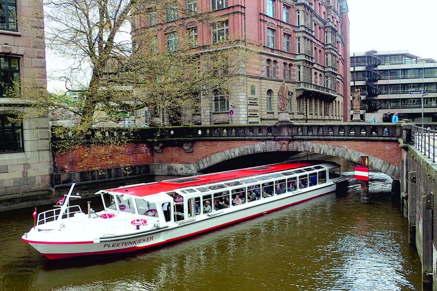Hamburg: Sightseeing Cruise through the City's Waterways - Who This Cruise Suits Best (and Who Might Skip It)