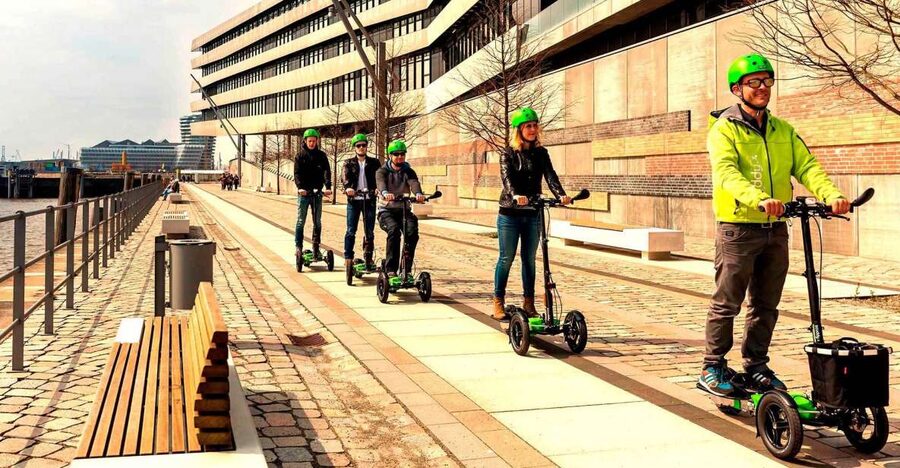 Hamburg: Sightseeing Tour with 'Scuddy' - The Driving Setup: Helmet, License, and Limits You Should Know