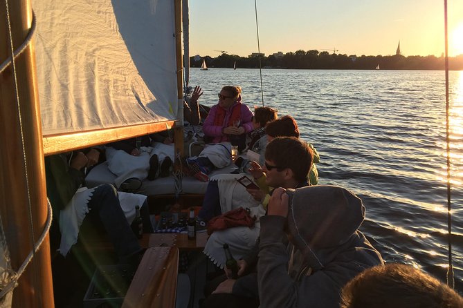 Hamburg Small-Group Sunset Sailing Cruise on Lake Alster - Finding Barca Boat Events on An der Alster 67a (Without Stress)