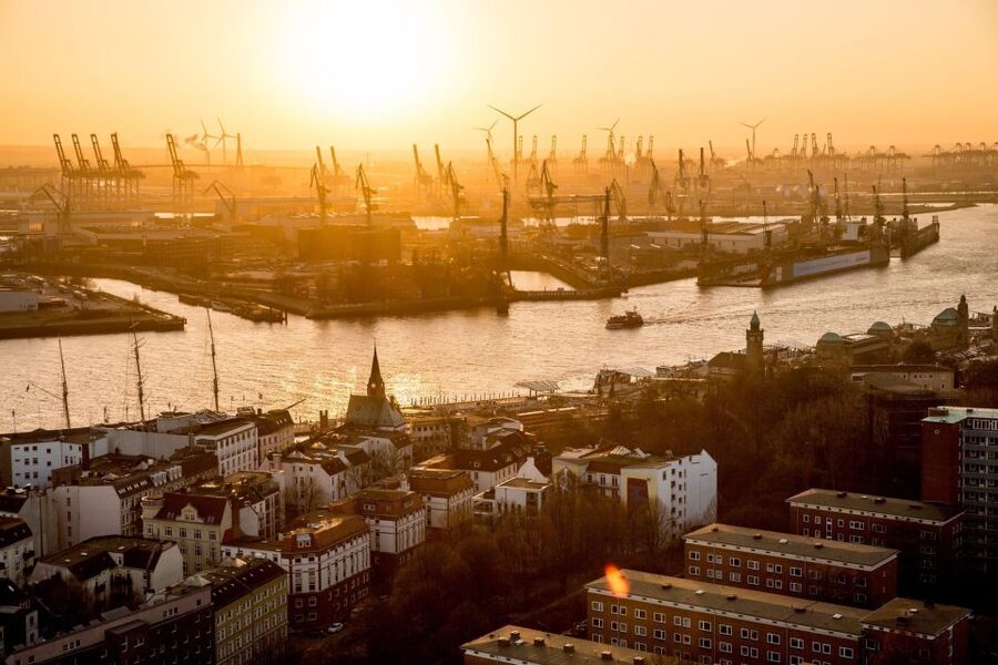 Hamburg: Speicherstadt and HafenCity 2-Hour Tour - Speicherstadt: warehouses, trade, and the Wasserschloss photo magnet