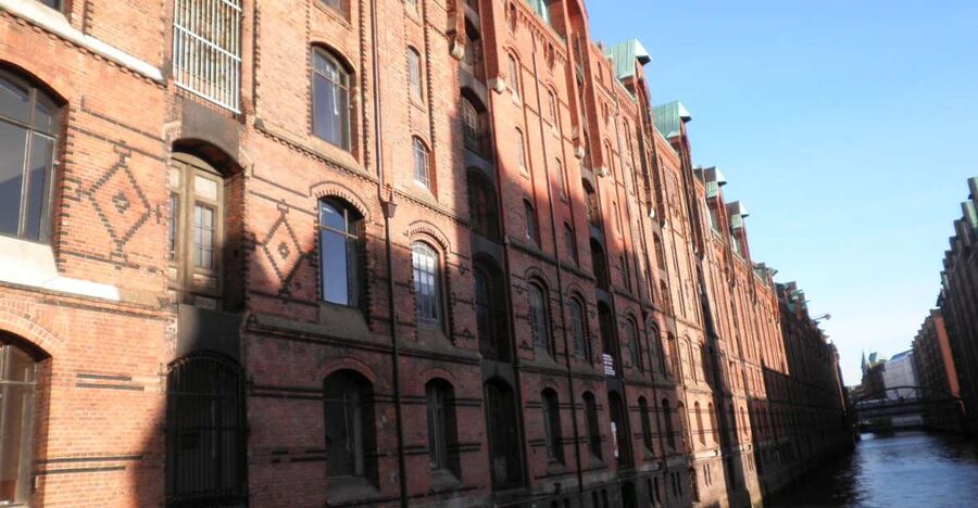 Hamburg: Speicherstadt & HafenCity 2-Hour Walking Tour - Zollkanal and Speicherstadt: The Canal Logic Behind the Warehouses