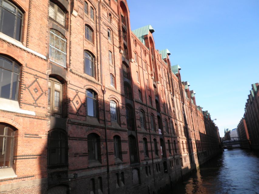 Hamburg: Speicherstadt & HafenCity 2-Hour Walking Tour - Coffee Plaza and Elbphilharmonie Views: Big City Icon Energy