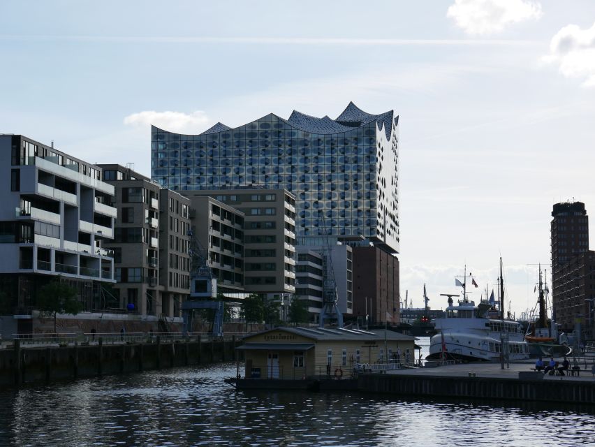 Hamburg: Speicherstadt & HafenCity Tour - Tips for getting the most from a 2-hour walking tour