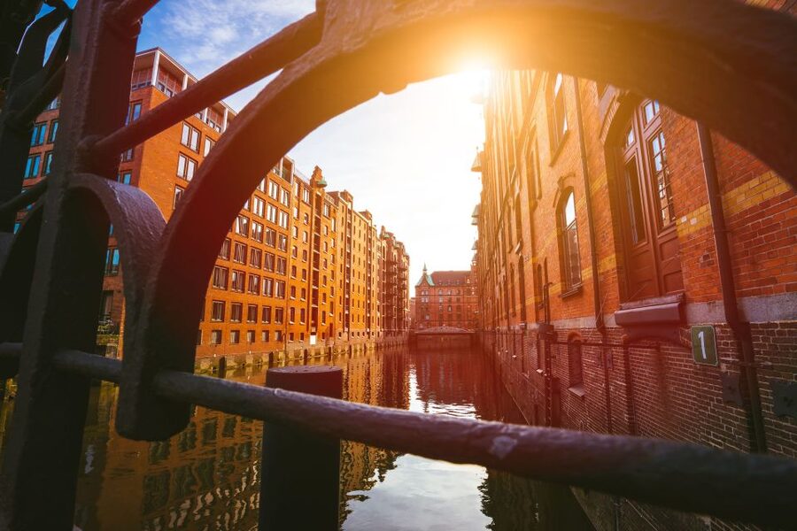 Hamburg: Speicherstadt Historical Guided Walking Tour - The historian guide matters more than you think