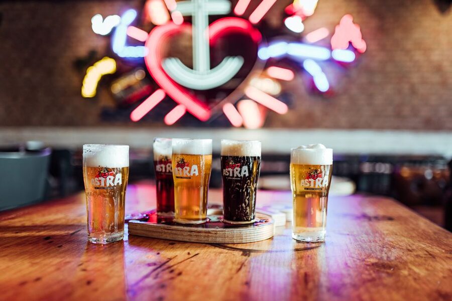 Hamburg: St. Pauli Breweries Walking Tour with Tastings - Strolling through St. Pauli: beer history tied to what you see