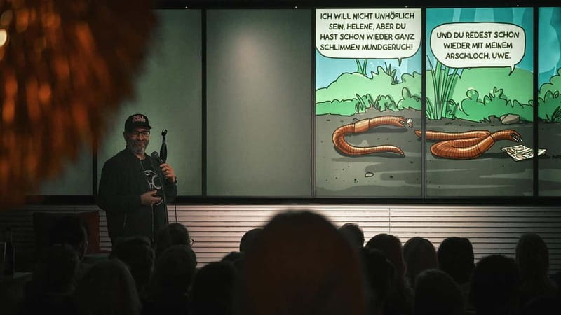 Hamburg: St. Pauli Comedy Club - What happens during the 1.5 hours: stand-up, improv, and satire