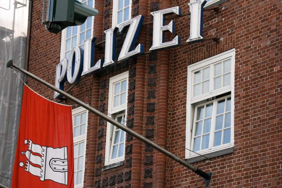 Hamburg St. Pauli - guided walk for school groups - What you get in 90 minutes (and what you don’t)