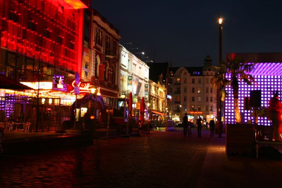 Hamburg St Pauli: Red Light District Walking Tour - Should you book the Hamburg St. Pauli red light district walk?