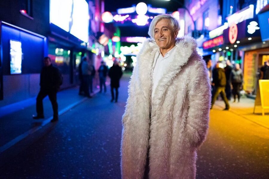Hamburg: St. Pauli Tour with the White Dandy - Why the White Dandy Walks St. Pauli Differently