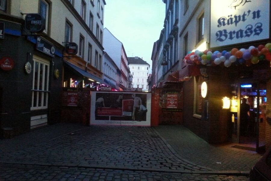 Hamburg: St. Pauli Tour with the White Dandy - Should You Book the White Dandy St. Pauli Tour?