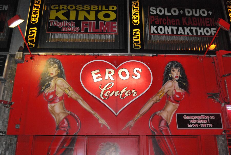 Hamburg: The Ultimate Sex, Drugs, and Hotdog Tour - How to enjoy the adult-nightlife zone with good sense