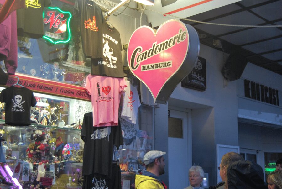 Hamburg: The Ultimate Sex, Drugs, and Hotdog Tour - Price realism and pacing: what to do with the included drinks