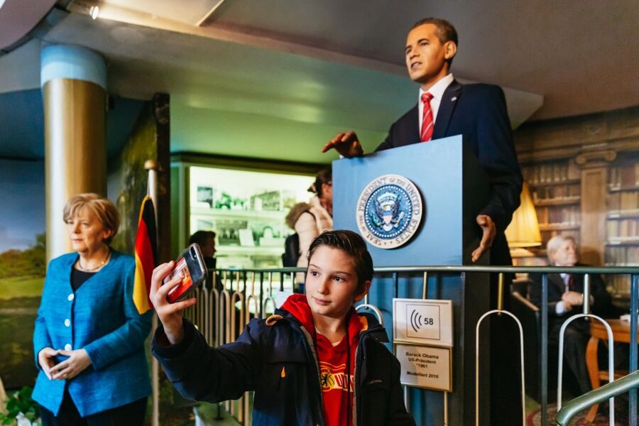 Hamburg: Ticket to the Panoptikum Waxworks - Kids and teenagers: challenges that turn watching into a game
