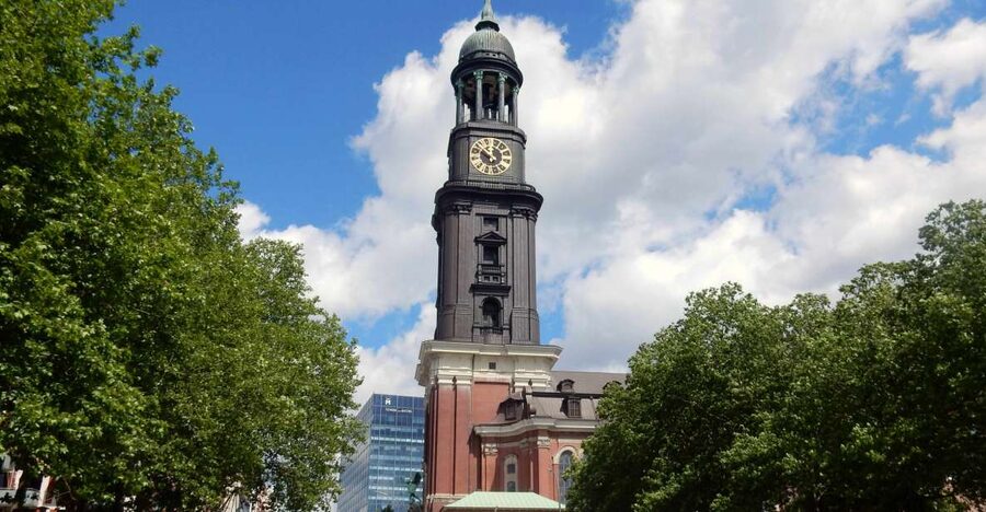 Hamburg: Tour from St. Michael's to the Elbphilharmonie - The route: old Hamburg meets the new Elbe skyline