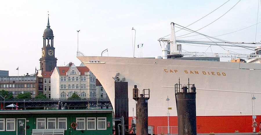 Hamburg: Traditional Harbor Tour with Commentary - Where to meet at Landungsbrücken, and which boat you’ll take