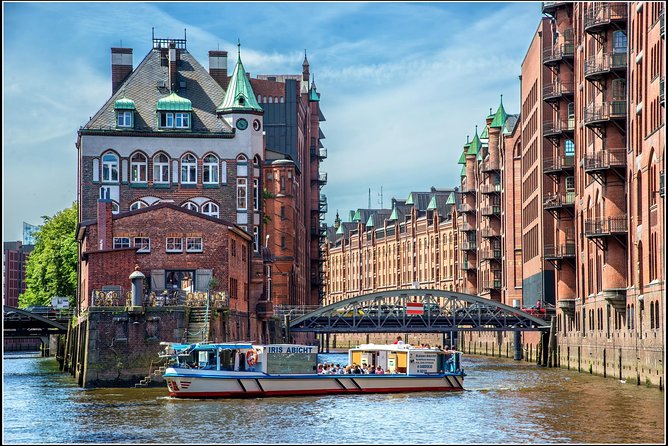 Harbor cruise on the beautiful Elbe - Speicherstadt canals: the UNESCO view without the street squeeze