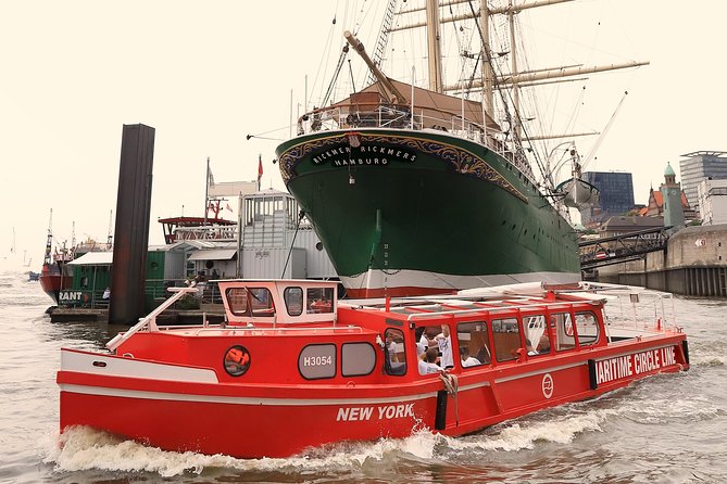 Hop-on hop-off on the water with the Maritime Circle Line in Hamburg - Hamburg from the water: why this Maritime Circle Line route works