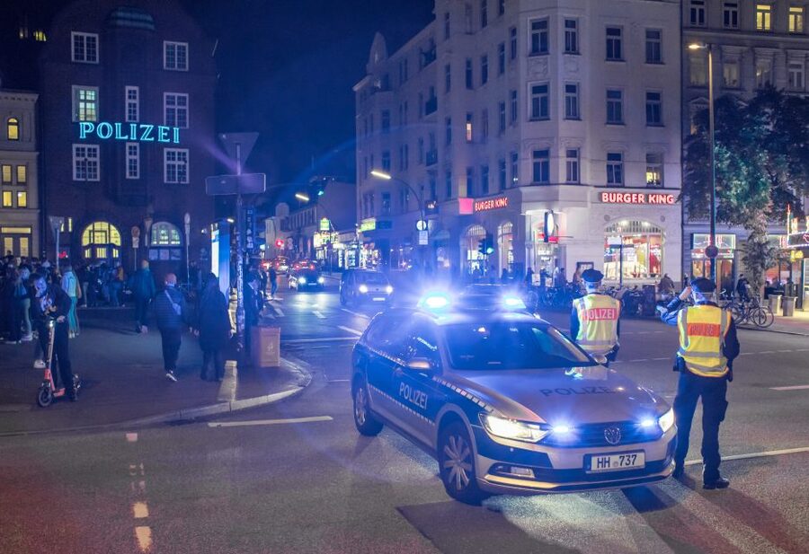 KIEZ SPEED TOUR/ADULTS ONLY - 1h - Davidwache (Polizeikommissariat 15): the official side of the street story