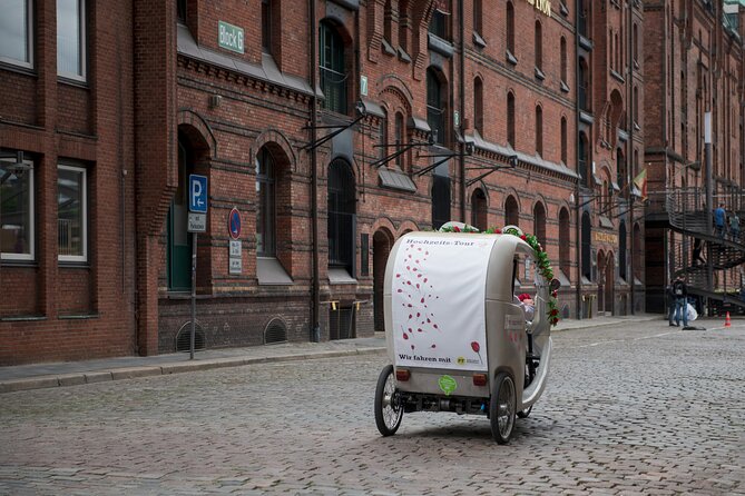 Private Hamburg rickshaw tour for 2 people - Speicherstadt UNESCO stop: how to enjoy it without rushing
