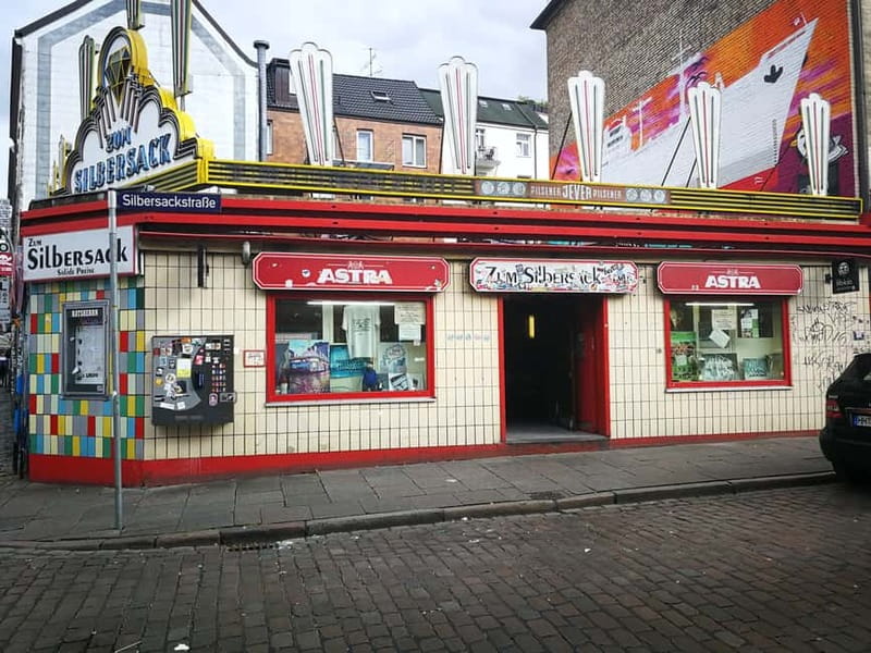 Reeperbahn Tour: Sex, Sin, Parties, and Crime - Red Light District Etiquette: Cameras Off and Respect On