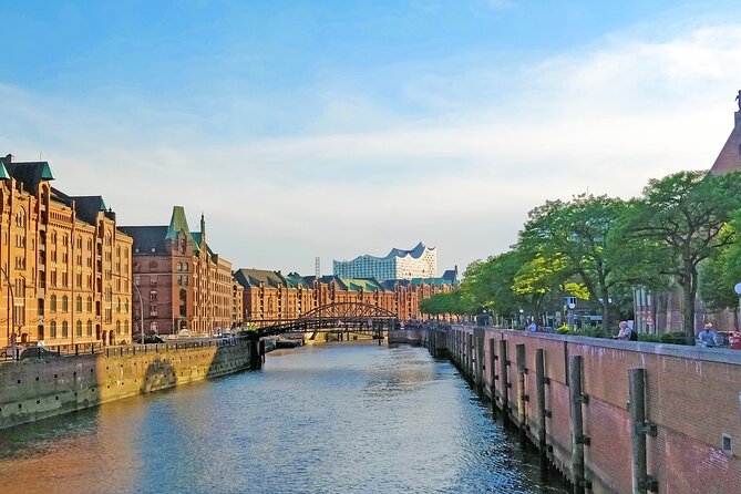 rydde walking tour MAYDAY AT THE WATERFRONT - Speicherstadt Canals and Bridges: Walking Through Hamburg’s Port-Era Geometry