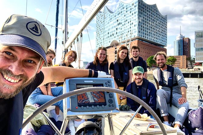 Sailingyacht-Event "Cruise in the City" - unique harbor tour! - The route’s best hits: Elbphilharmonie, the port, and the Fish Auction Hall