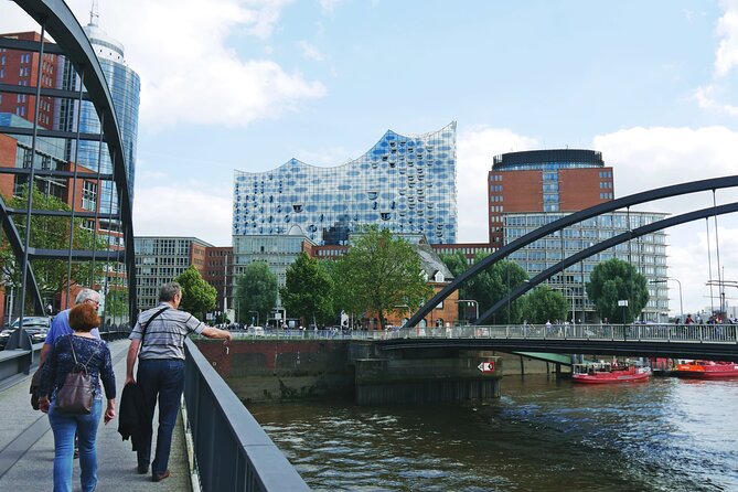 Speicherstadt & HafenCity Erlebnistour - HafenCity cruise center: watch the harbor do its thing