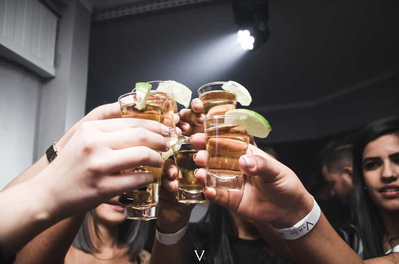 St Pauli - Reeperbahn PubCrawl – The Original Since 2008 - How the Four Bar Stops Are Timed (and Why That’s a Good Thing)